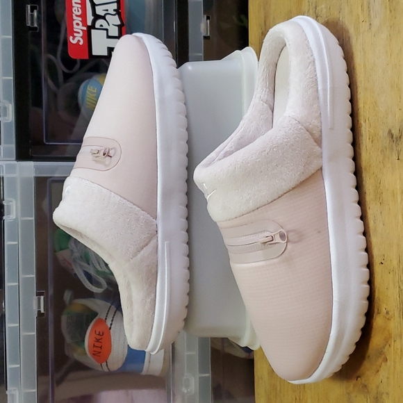 Nike Burrow Slippers - Picture 2 of 7